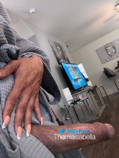 Watch OnlyFans.com/TheMiaIsabella's leaked NSFW photo on TwXstars