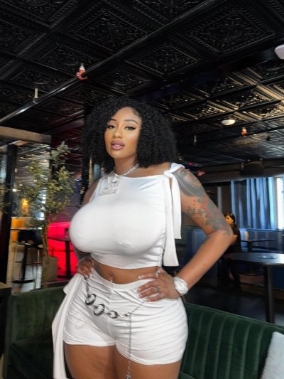 Watch 🇳🇬Eze Nwanyi Ifeoma ✨'s leaked NSFW photo on TwXstars