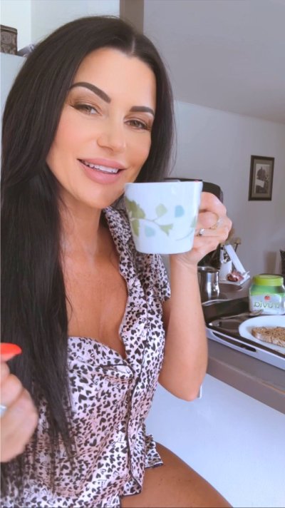 Watch Ania Kinski's leaked NSFW photo on TwXstars