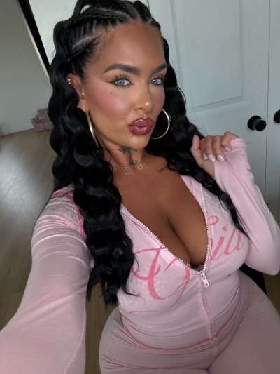 Watch sugarboobs🍩's leaked NSFW photo on TwXstars