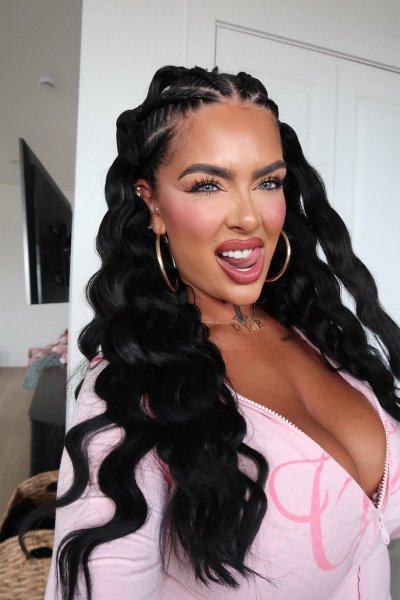 Watch sugarboobs🍩's leaked NSFW photo on TwXstars