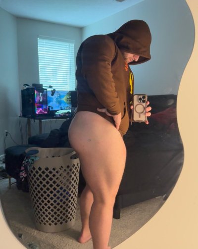 Watch Master Goonway's leaked NSFW photo on TwXstars