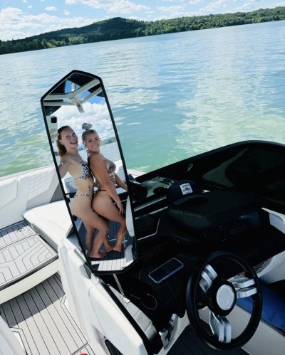 Watch Bibailey's leaked NSFW photo on TwXstars