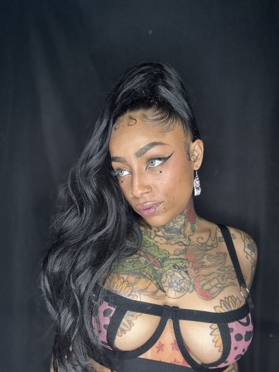 Watch Ish's leaked NSFW photo on TwXstars