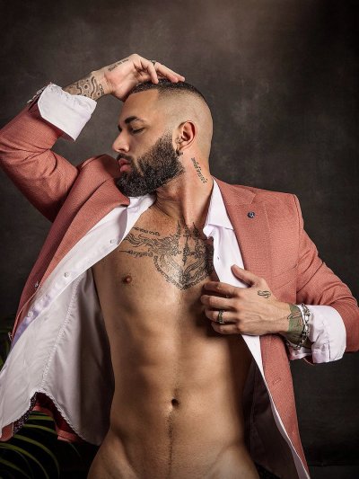 Watch Gus's leaked NSFW photo on TwXstars