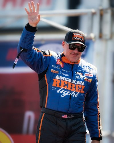 Watch Tony Stewart's leaked NSFW photo on TwXstars