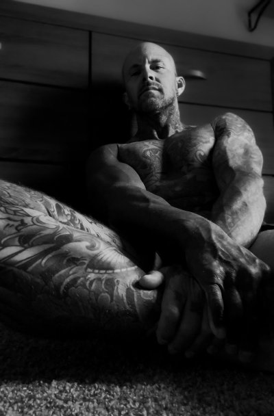 Watch Johnny Sparxxx's leaked NSFW photo on TwXstars