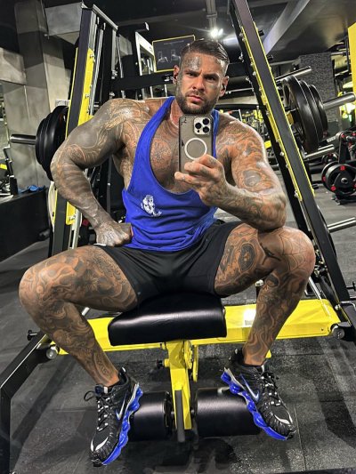 Watch BIG HARRY🤪's leaked NSFW photo on TwXstars