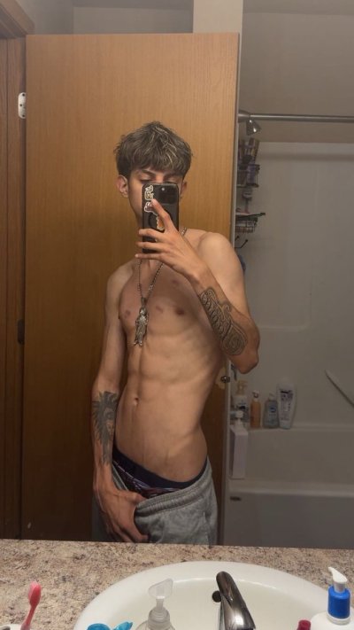 Watch ℑ𝔰𝔯𝔞𝔢𝔩 𝔗𝔞𝔭𝔦𝔞's leaked NSFW photo on TwXstars