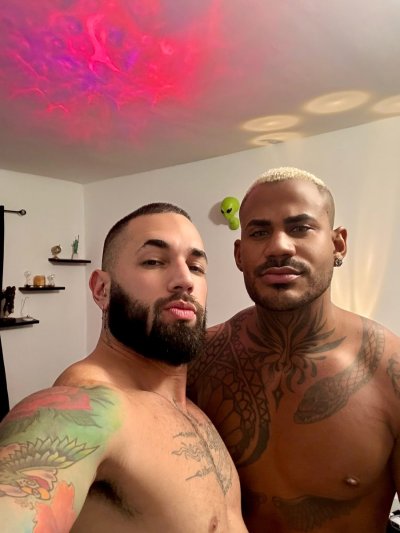 Watch Gus's leaked NSFW photo on TwXstars