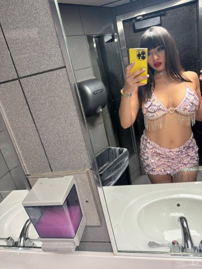 Watch Sasha Pearl's leaked NSFW photo on TwXstars