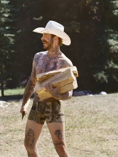 Watch Kim Kardashian's leaked NSFW photo on TwXstars