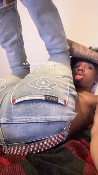 Watch YUNGIN 🔞😈's leaked NSFW photo on TwXstars