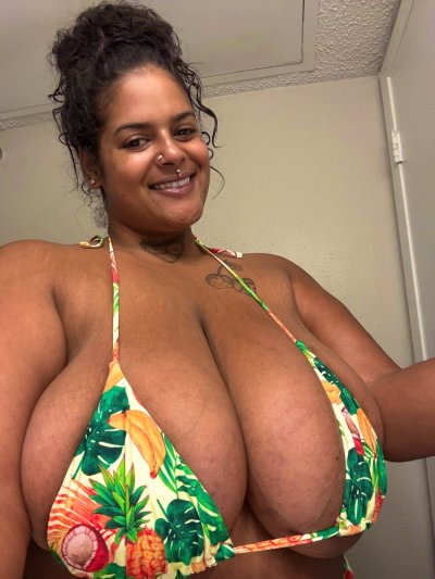 Watch Miss Calcium Cannons 💣🍼's leaked NSFW photo on TwXstars