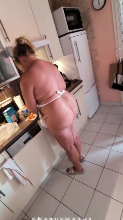 Watch NudeChrissy's leaked NSFW photo on TwXstars