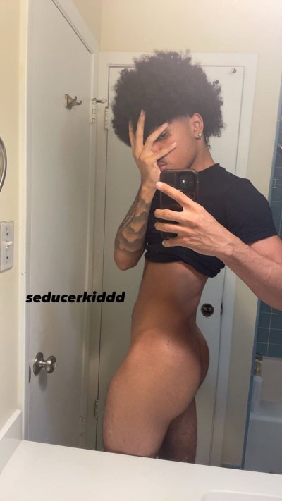 Watch YUNGIN 🔞😈's leaked NSFW photo on TwXstars