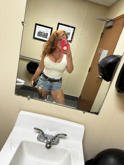 Watch Gabby Stone's leaked NSFW photo on TwXstars