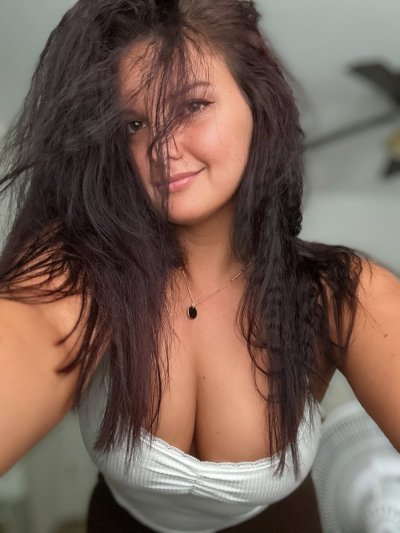 Watch Emily Jones's leaked NSFW photo on TwXstars