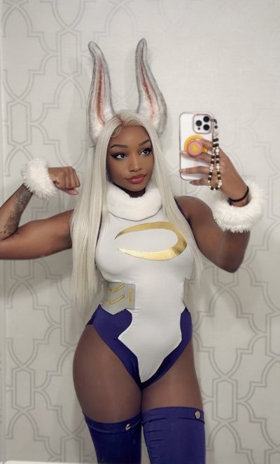 Watch kay 🐻 bear's leaked NSFW photo on TwXstars