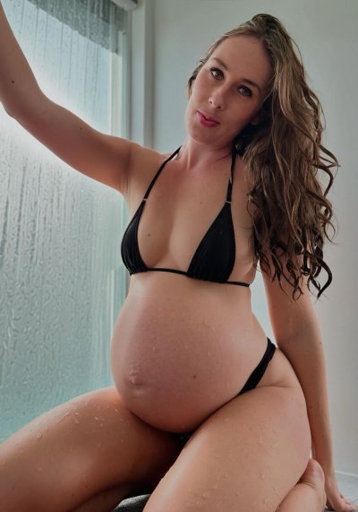 Watch Mommy 🍼's leaked NSFW photo on TwXstars