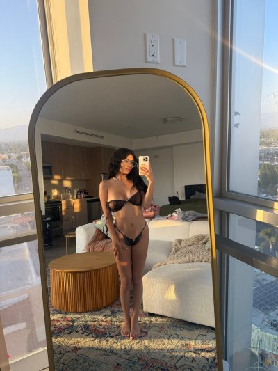 Watch Cami Strella's leaked NSFW photo on TwXstars