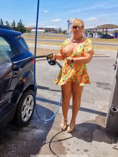 Watch NudeChrissy's leaked NSFW photo on TwXstars